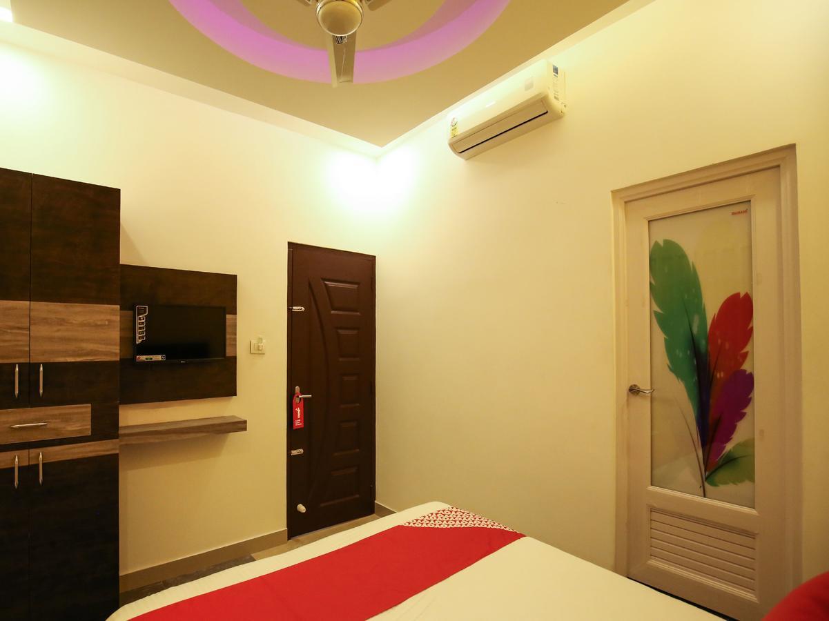 Oyo 10152 Rail View Residency Alappuzha Exterior foto