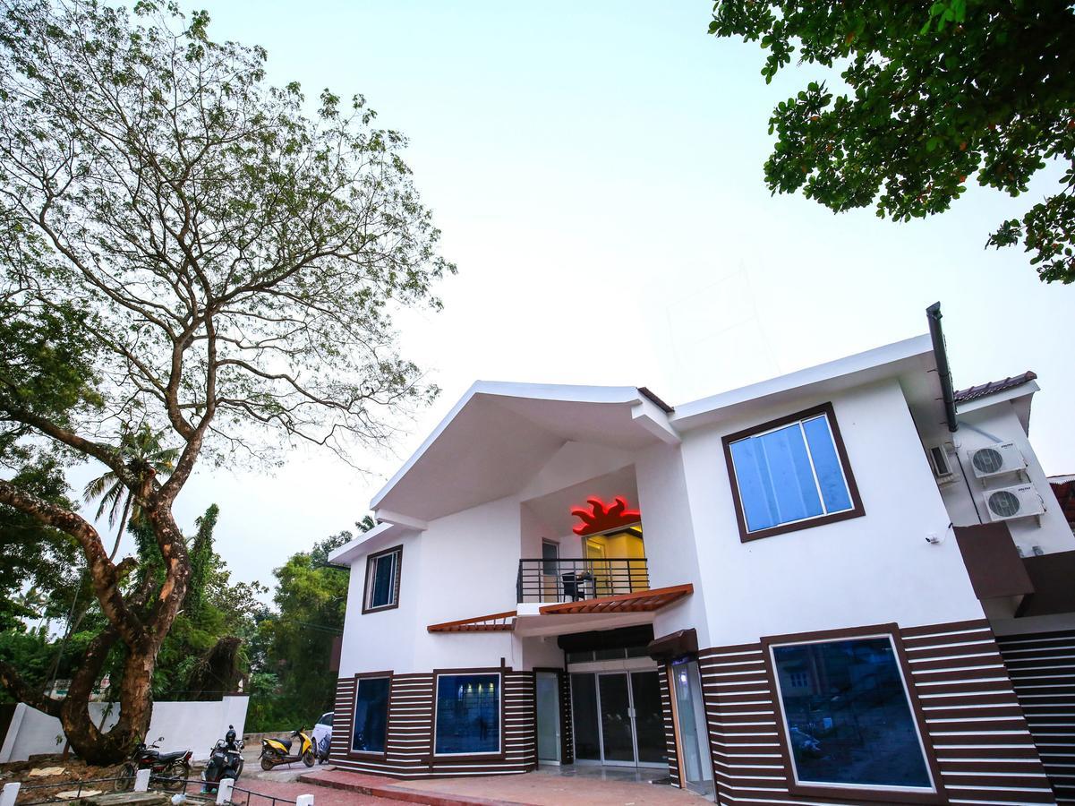 Oyo 10152 Rail View Residency Alappuzha Exterior foto