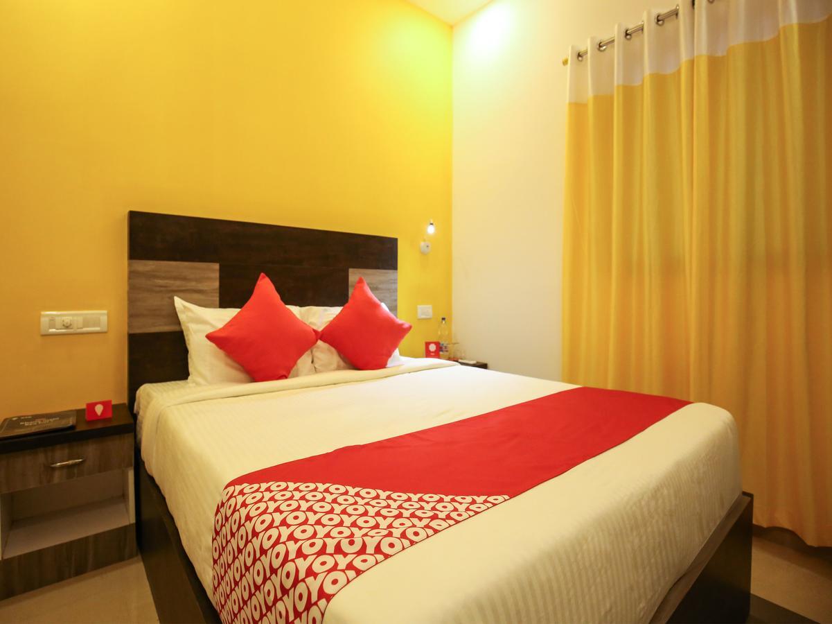 Oyo 10152 Rail View Residency Alappuzha Exterior foto