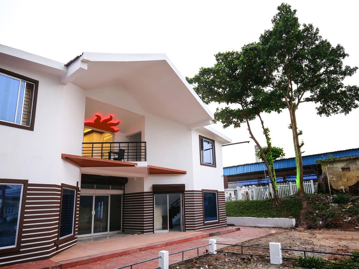 Oyo 10152 Rail View Residency Alappuzha Exterior foto